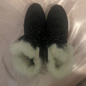Sorel Black Winter Boots with White Fur